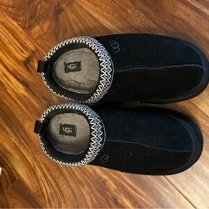 UGG Black and Gray Slippers